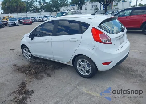 2015 Ford Fiesta Se z USA, uszkodzony, nr VIN 3FADP4EJ8FM167577
